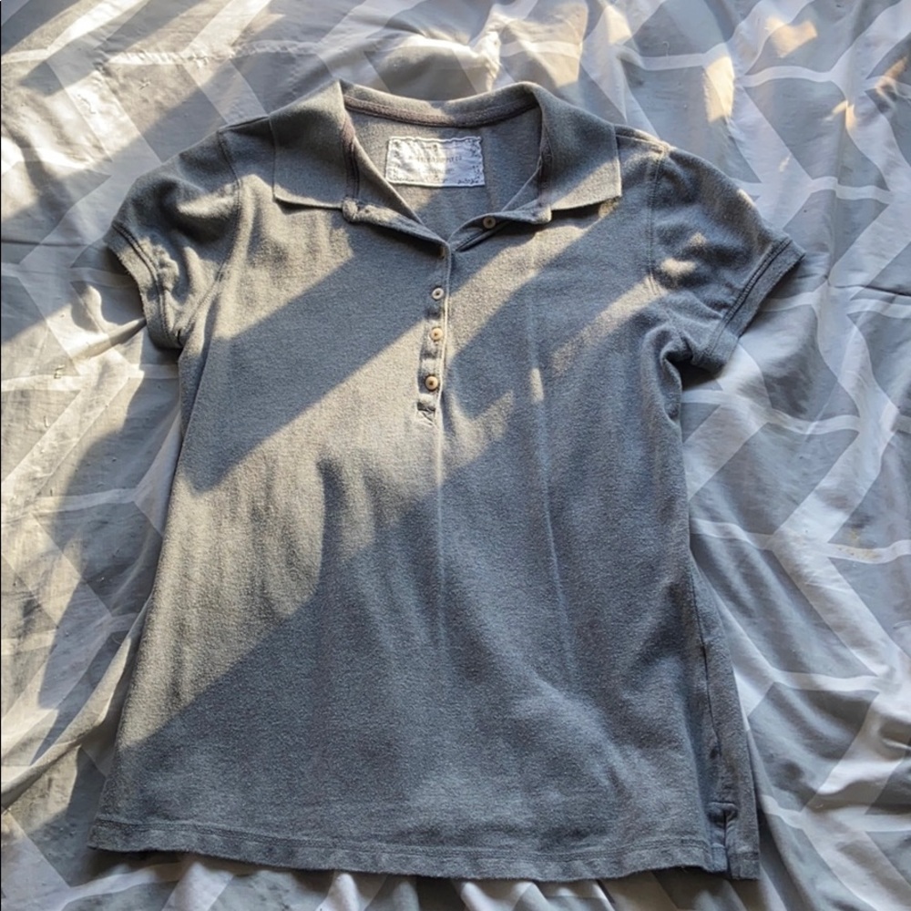 light gray collared short sleeve polo shirt